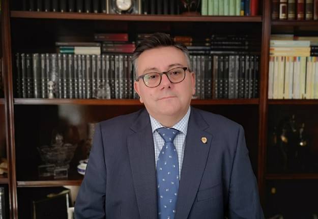 Andr&eacute;s R. Alc&aacute;ntara 